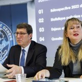 La commandante de la police genevoise Monica Bonfanti a présenté les statistiques de la criminalité en 2022 au côté du conseiller d'Etat Mauro Poggia.